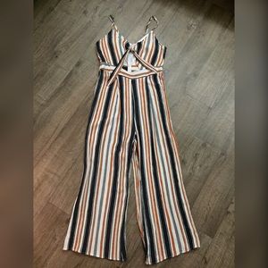 Love University crop leg romper size XL